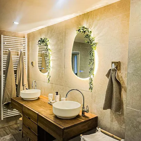 L'echappee Aux Cerfs * Les Rouges-Eaux